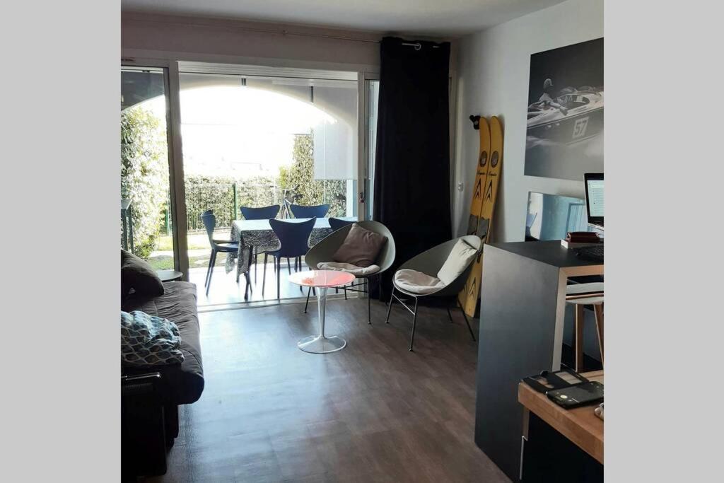 Magnifique Rez De Jardin & Piscine & Bord De Mer Apartment Six-Fours-les-Plages Exterior foto